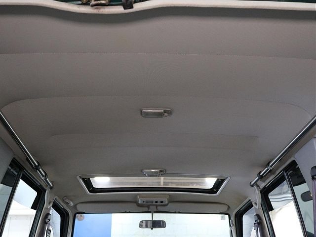 TOYOTA LANDCRUISER VAN 2003 Image 31