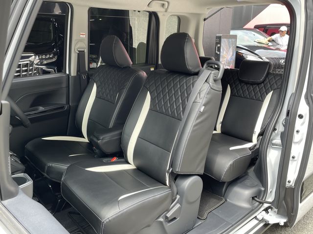 DAIHATSU TANTO FAN CROSS 4WD 2023 Image 31