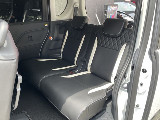 DAIHATSU TANTO FAN CROSS 4WD 2023 Image 31