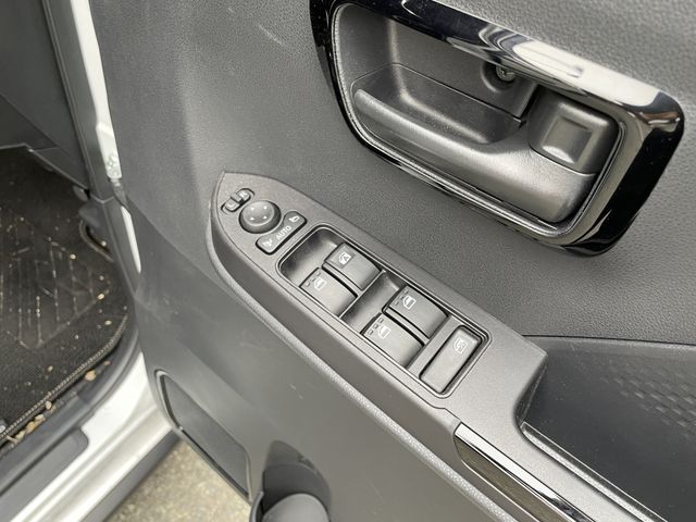 DAIHATSU TANTO FAN CROSS 4WD 2023 Image 31