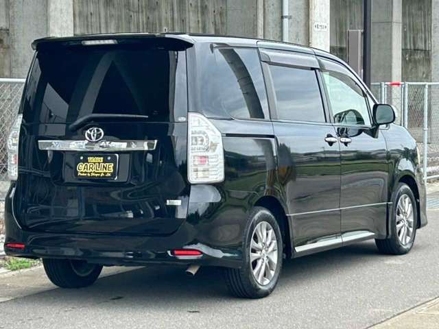 TOYOTA VOXY 2011 Image 31