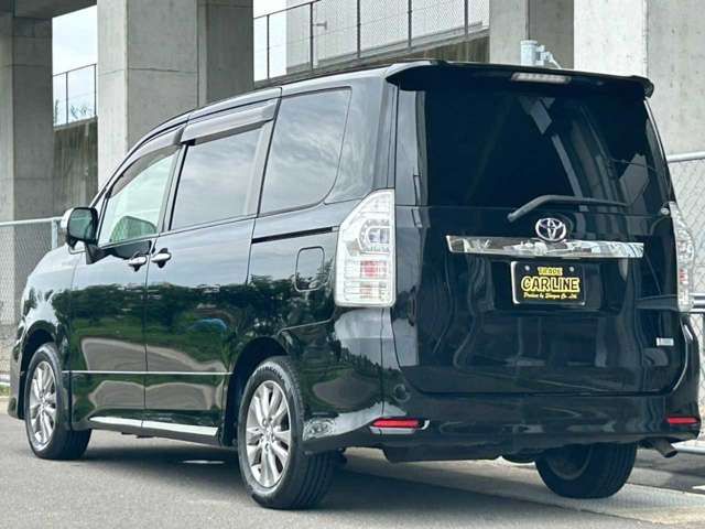 TOYOTA VOXY 2011 Image 31