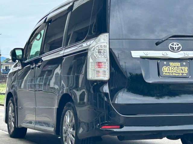 TOYOTA VOXY 2011 Image 31