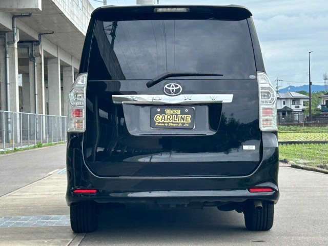 TOYOTA VOXY 2011 Image 31