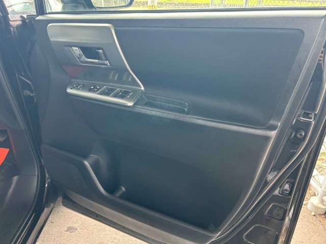 TOYOTA VOXY 2011 Image 31