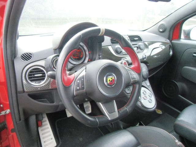 FIAT ABARTH 695 2011 Image 31