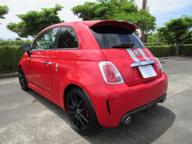 FIAT ABARTH 695 2011 Image 31