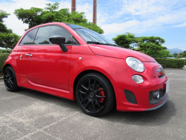 FIAT ABARTH 695 2011 Image 31