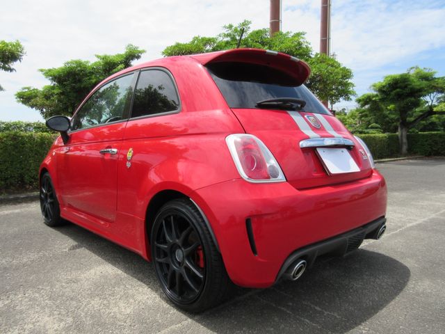 FIAT ABARTH 695 2011 Image 31