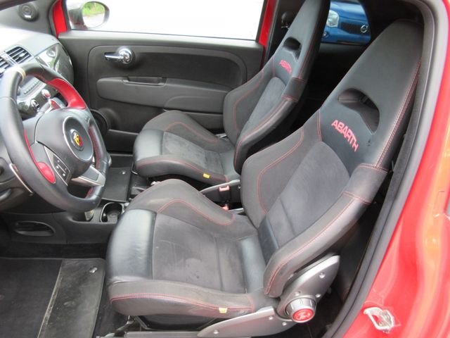 FIAT ABARTH 695 2011 Image 31