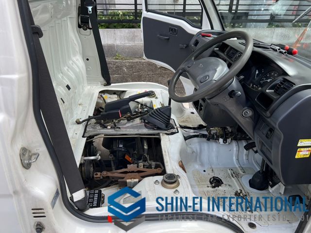 DAIHATSU HIJET TRUCK 4WD 1999 Image 31
