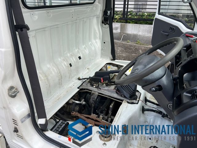 DAIHATSU HIJET TRUCK 4WD 1999 Image 31