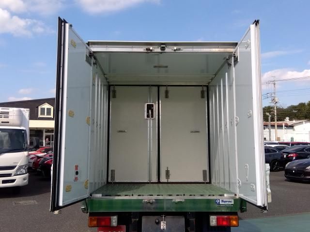 HINO DUTRO 2018 Image 31