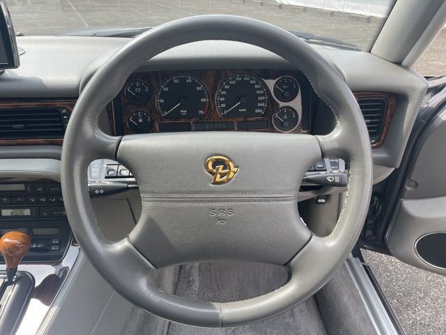 DAIMLER  1995 Image 31