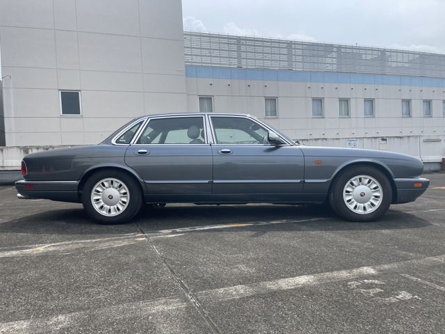 DAIMLER  1995 Image 31