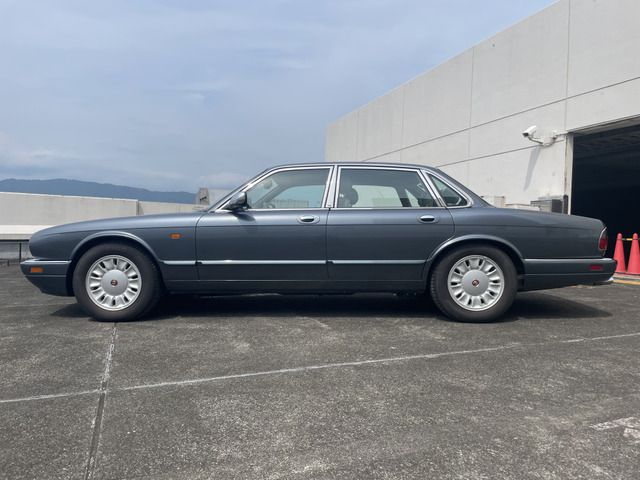 DAIMLER  1995 Image 31