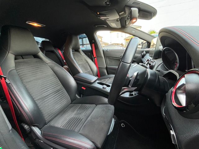 MERCEDES BENZ MERCEDES AMG CLA CLA 2017 Image 31