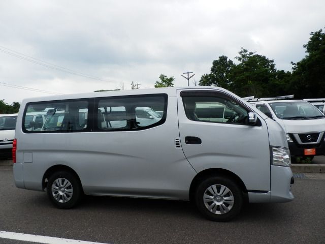 NISSAN NV350 CARAVAN 4WD 2019 Image 31