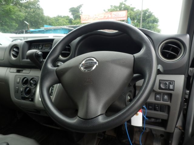 NISSAN NV350 CARAVAN 4WD 2019 Image 31