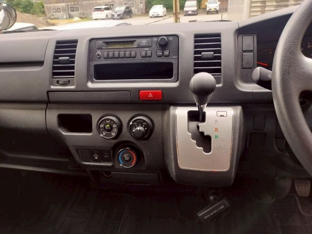 TOYOTA HIACE VAN 2WD 2017 Image 31