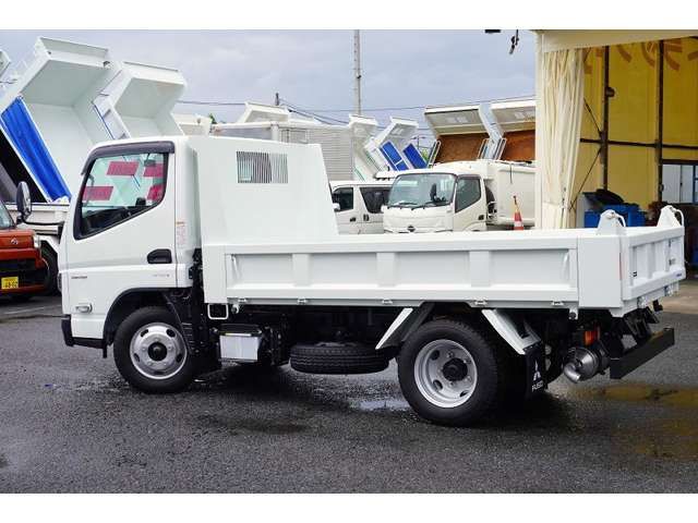 MITSUBISHI CANTER 2024 Image 31