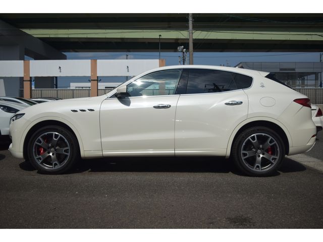 MASERATI LEVANTE 2017 Image 31