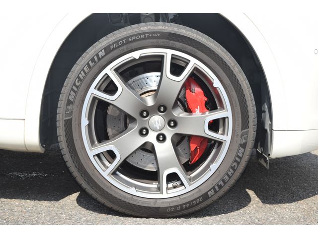 MASERATI LEVANTE 2017 Image 31