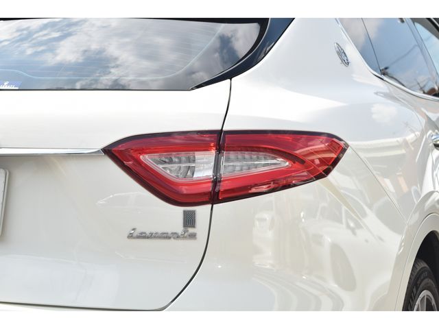 MASERATI LEVANTE 2017 Image 31