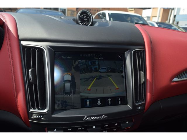 MASERATI LEVANTE 2017 Image 31