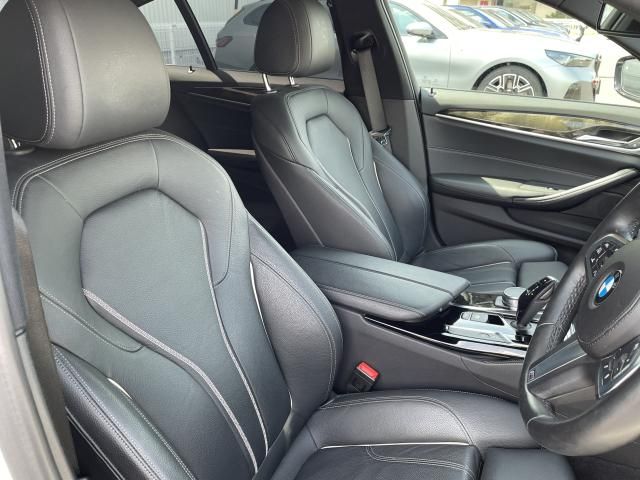 BMW 5SERIES SEDAN 2018 Image 31