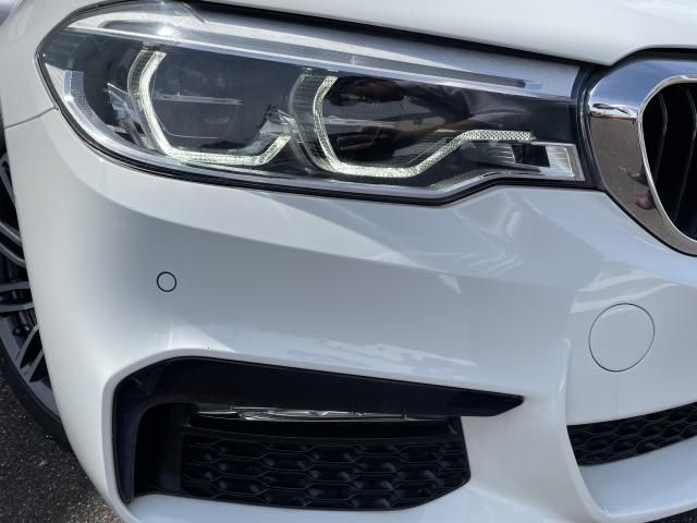 BMW 5SERIES SEDAN 2018 Image 31
