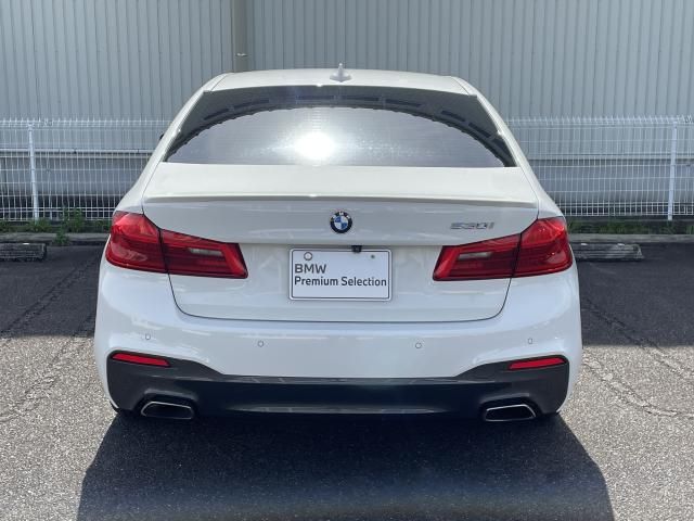 BMW 5SERIES SEDAN 2018 Image 31