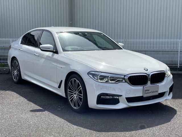 BMW 5SERIES SEDAN 2018 Image 31