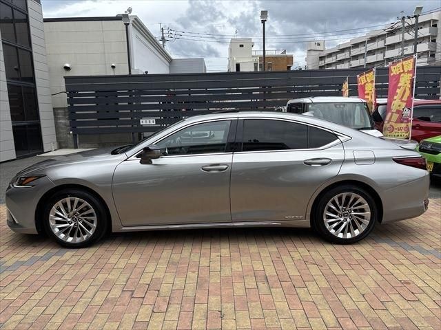 TOYOTA LEXUS ES300H 2019 Image 31