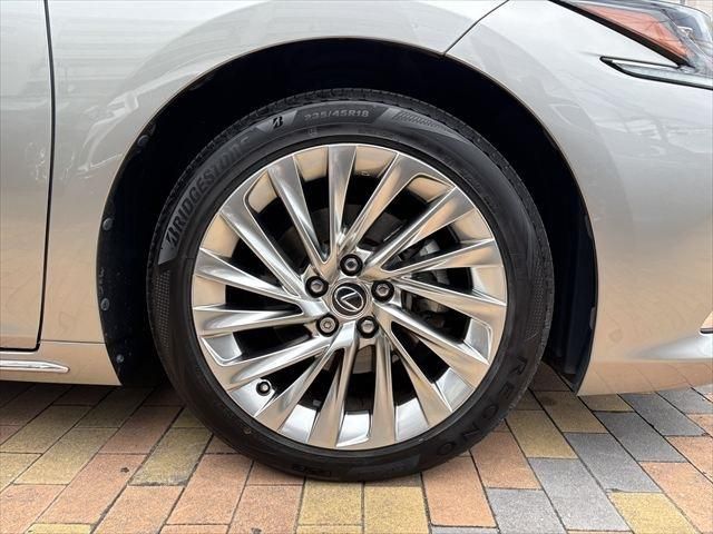 TOYOTA LEXUS ES300H 2019 Image 31