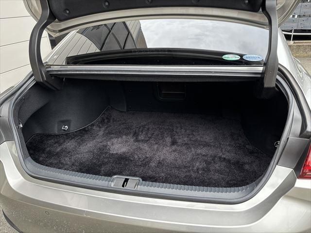 TOYOTA LEXUS ES300H 2019 Image 31