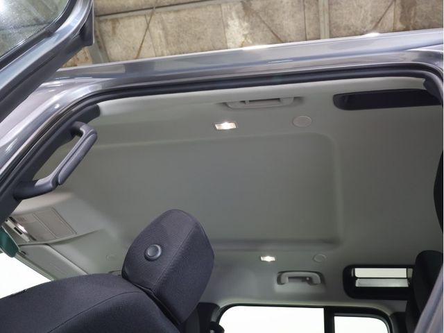 ROVER DEFENDER 2020 Image 31