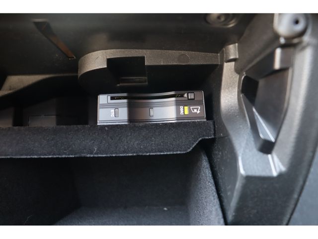 MERCEDES BENZ GLC CL 2018 Image 31