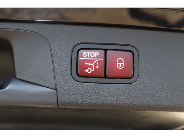 MERCEDES BENZ GLC CL 2018 Image 31