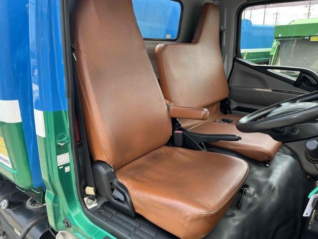 MITSUBISHI CANTER 2018 Image 31
