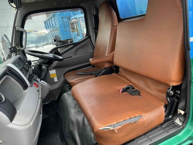 MITSUBISHI CANTER 2018 Image 31