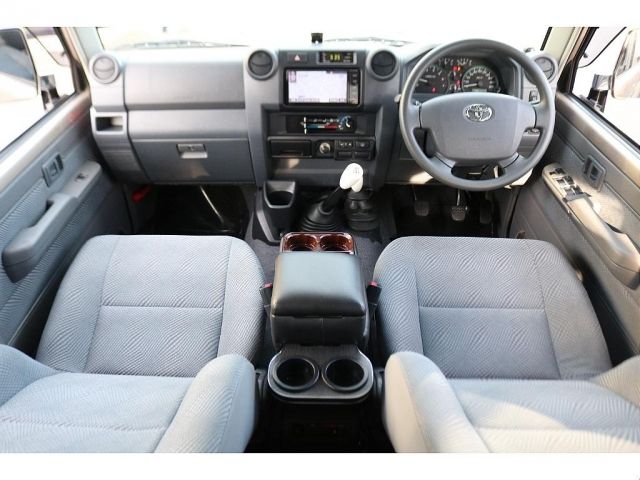 TOYOTA LANDCRUISER VAN 2015 Image 31