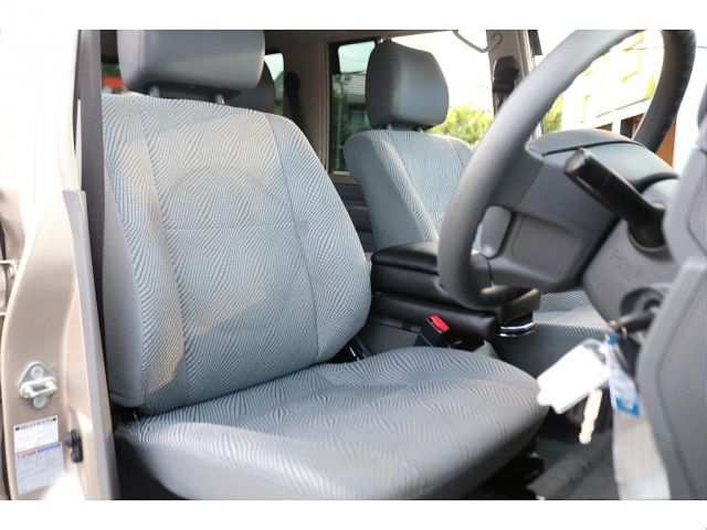 TOYOTA LANDCRUISER VAN 2015 Image 31