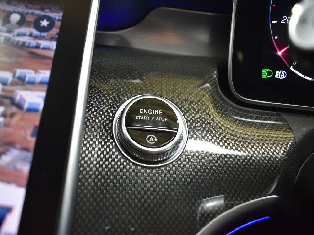 MERCEDES BENZ C CLAS 2022 Image 31