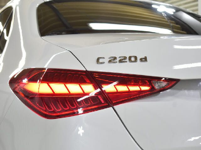MERCEDES BENZ C CLAS 2022 Image 31