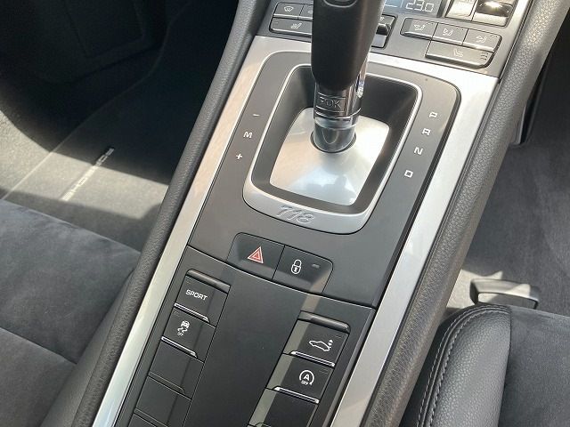 PORSCHE 718CAYMAN 2017 Image 31