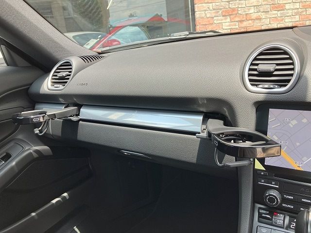 PORSCHE 718CAYMAN 2017 Image 31