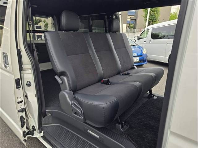 TOYOTA HIACE VAN 2WD 2024 Image 31