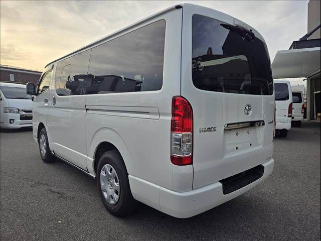 TOYOTA HIACE VAN 2WD 2024 Image 31