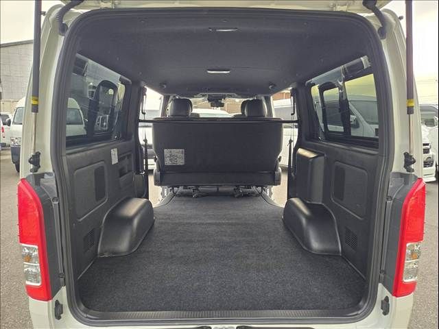 TOYOTA HIACE VAN 2WD 2024 Image 31